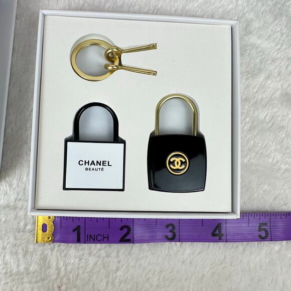 Chanel beauty counter line NEW lock and key keychain bag charm CUTE GIFT! - Picture 6 of 7
